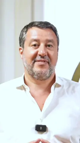 A post by @matteosalviniufficiale on TikTok caption: La notte prima degli esami. Il mio intervento a @Skuola.net: ragazze e ragazzi, in bocca al lupo! 🫶🏻