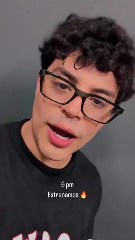 A post by @purofirmes on TikTok caption: Hoy a las 6 🔥 estrenamos 