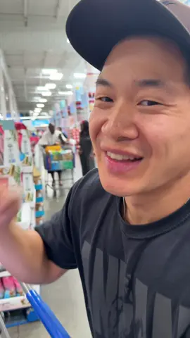 A post by @chinoylatina on TikTok caption: Mercado con El Chino Inteligente 🤣😆