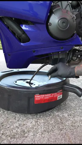 A post by @adobomoto on TikTok caption: How to do a 600 mile service on your sport bike