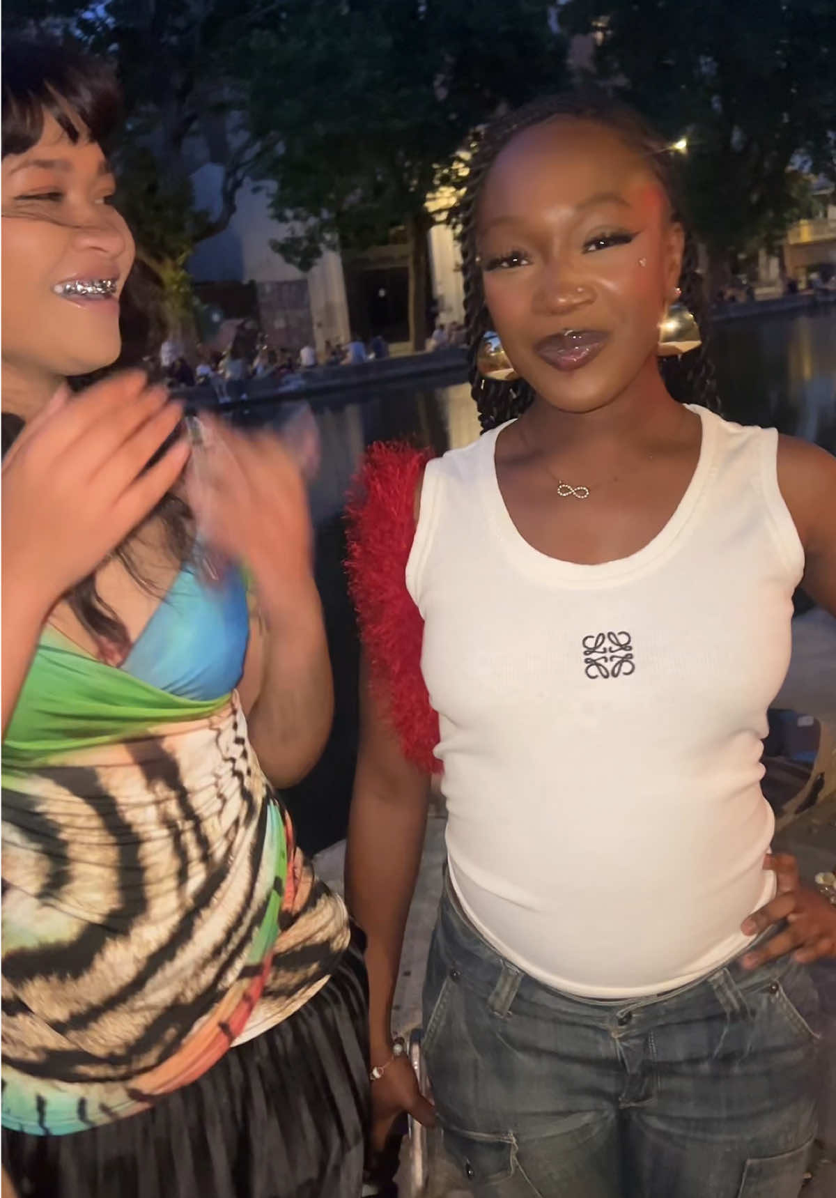 A post by @pewiyana on TikTok caption: Gloire au Femmes