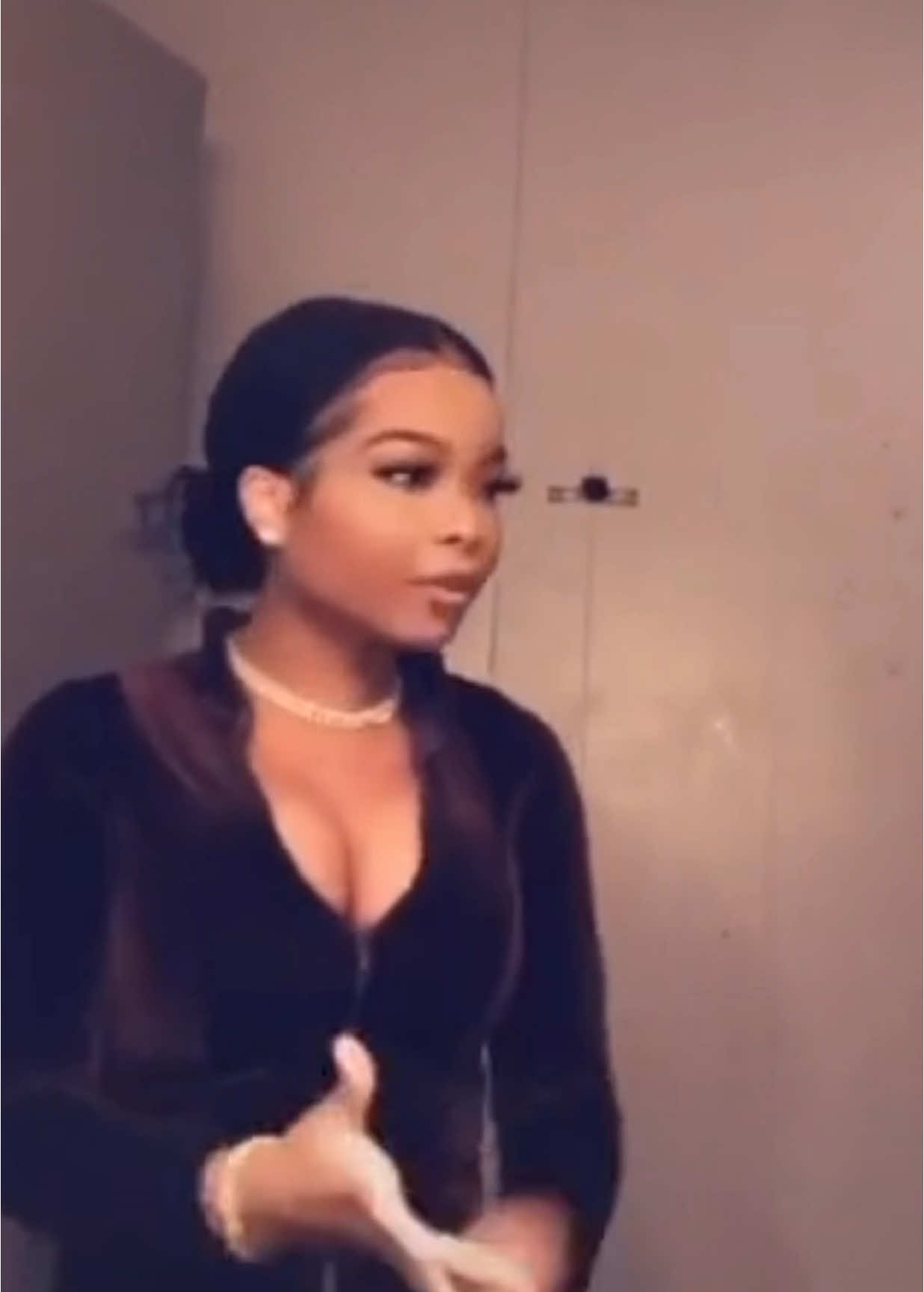 A post by @lolabrooke5 on TikTok caption: If “I might crash out” was a person🤣 3 MORE DAYS 🍽️ #fyp #lolabrooke #NewMusic #bonappetit 