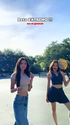 A post by @paoruizb on TikTok caption: Reto EXTREMO de gemelas 😱‼️ Creo que me pasé …. Será que me perdona??? #comedia #glowmode #glowmodeskirt #tennisskirt 