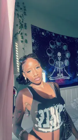 A post by @nani0nanoth3rplanet on TikTok caption: #wlw #fyp