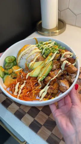 A post by @itzelcastanova on TikTok caption: Salmon bowl for dinner😋  #dinner #cooking #salmon # #rice #husband #wife #fyp  #cook #bowls #Summer #quickrecipes 