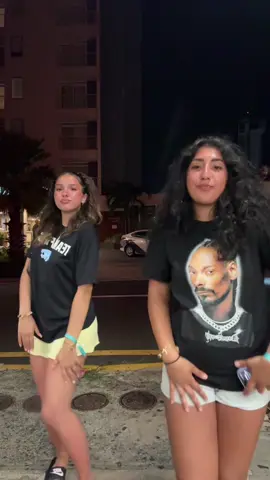 A post by @theydontlovereilly on TikTok caption: Hair frizzy asab 