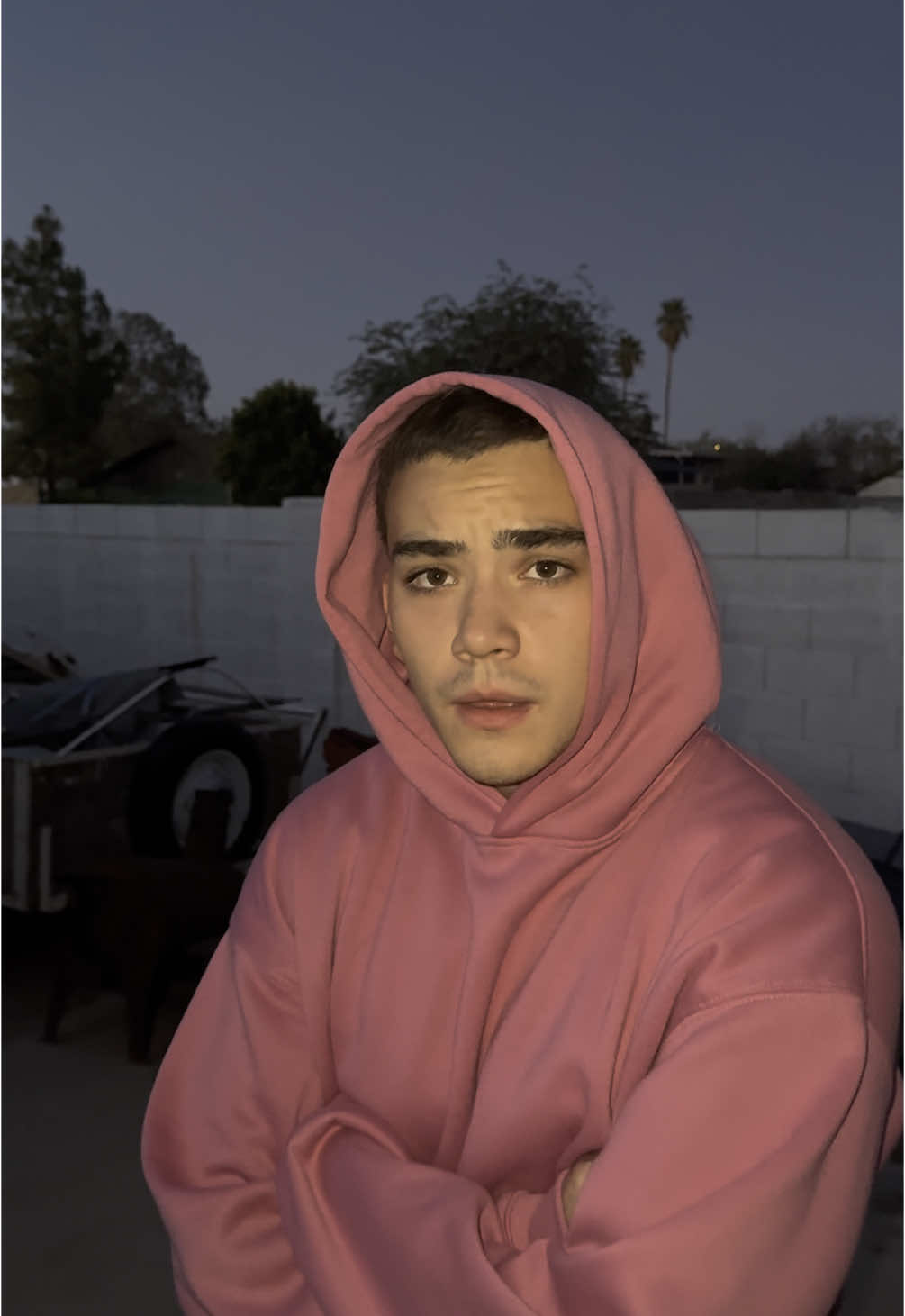 A post by @jacksenlunaa on TikTok caption: It’s not clocking to you that I’m standing on business #justinbieber #viral #fyp 