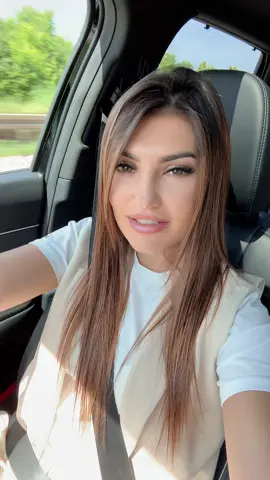 A post by @cristinadonea93 on TikTok caption: #CapCut 🤔