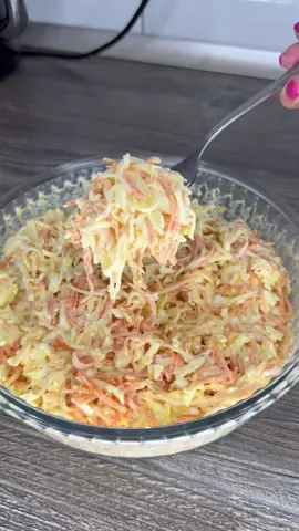 A post by @tanya_kalyagina on TikTok caption: А вот и не угадали… это не салат с КРАБОВЫМИ палочками 😋 ⠀ Давай соберём больше ❤️ и «Спасибо за рецепт!» Больше полезного и вкусного в моем ТГ КАНАЛЕ ❤️ ссылка в шапке профиля ☺️ ⠀ Вам понадобится: ▫️морковь по-корейски 150 г ▫️крабовое мясо 200 г ▫️отварное яйцо 4 шт ▫️сыр плавленный Дружба 1 шт ▫️майонез 1 ст.л ▫️сметана 1 ст.л ▫️соль, перец ⠀ Приятненького аппетита 😋