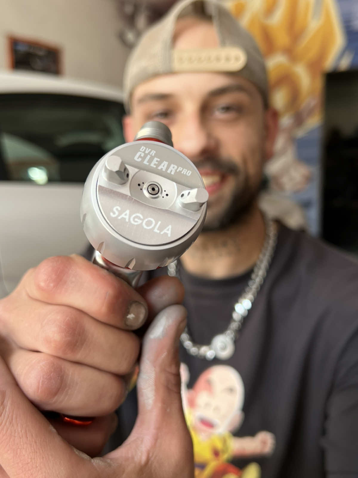 A post by @chivitocars on TikTok caption: Sagola 4600 Clear Pro ✨ @Sagola #coches #chapaypintura #sagola #chivitocars #pintura #parati 