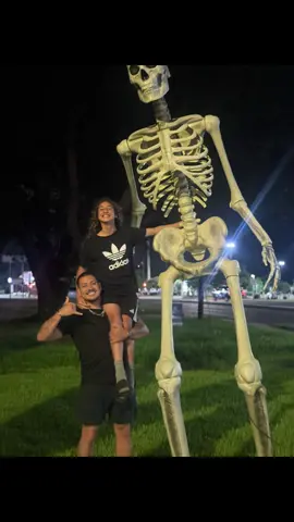 A post by @carlosesquivel828 on TikTok caption: #father #daughter #son 