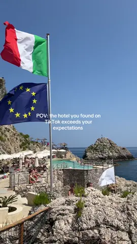 A post by @claudia.harrington on TikTok caption: UNA hotel Capotaormina 🍋 #sicily #hotels #taorminahotel #sicilyhotels #italy #eurosummer 