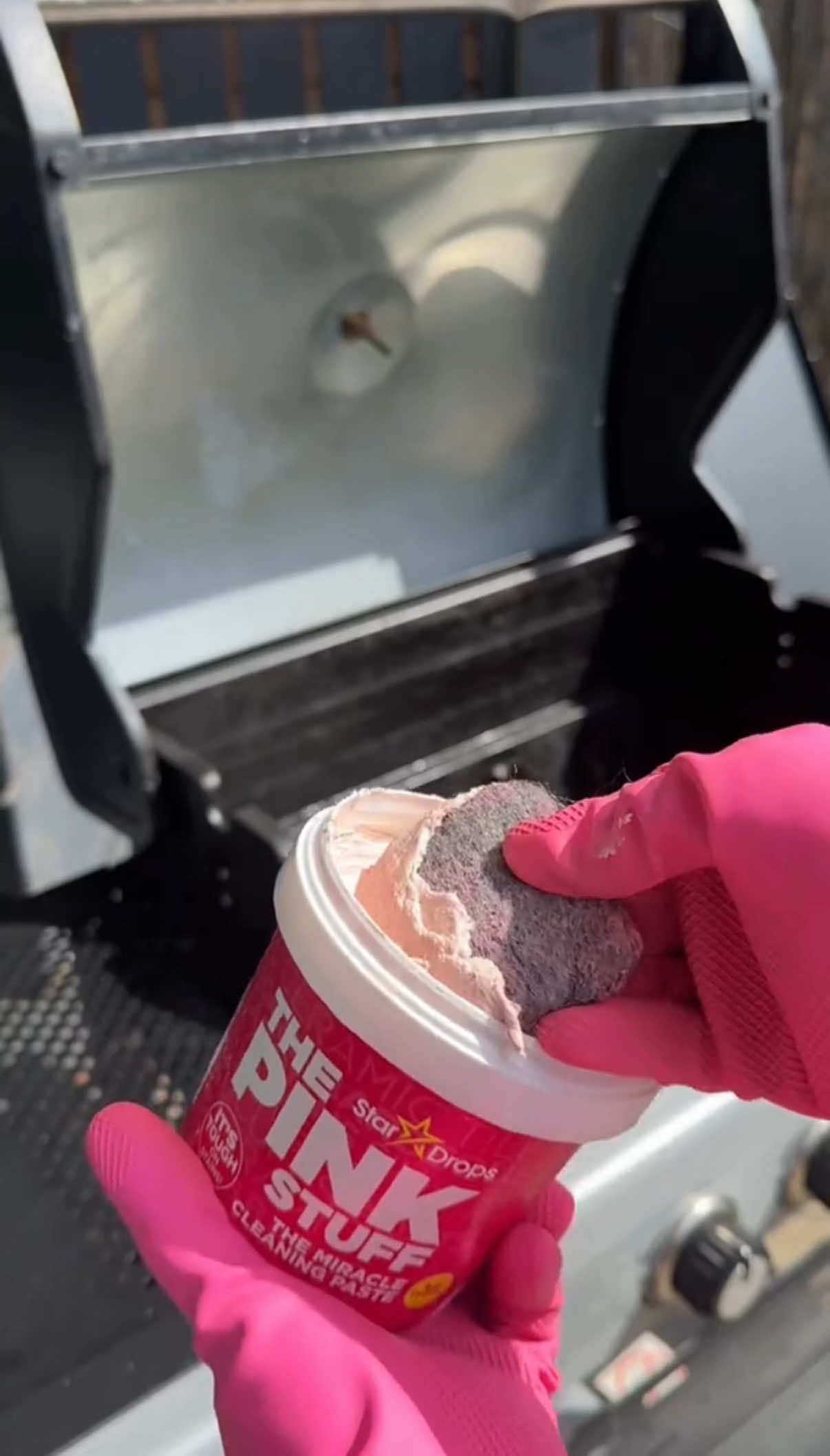 A post by @cleanwithpinkstuff on TikTok caption: BBQ season is approaching 👀🔥 who else has a BBQ in need of a Pink Power Hour with The Pink Stuff?! 💞 📽️👉🏼 @Stephanie’s kitchen  #cleaning #CleanTok #cleaningmotivation #thepinkstuff #pinkstuff #deepclean #pinkpowerhour #bbqtiktok #summerready 