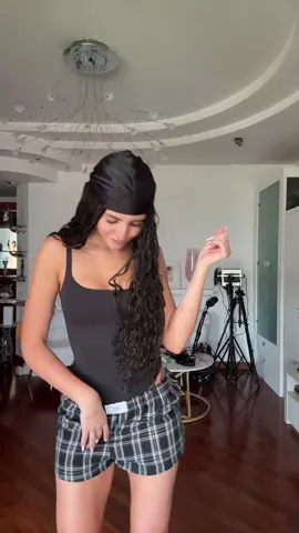 A post by @sonocamillina on TikTok caption: Haloooo📞📞