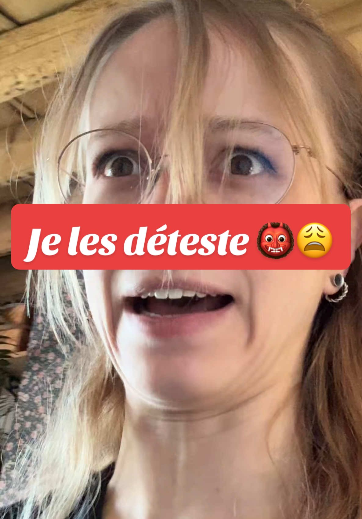 A post by @alinedessine on TikTok caption: Insupportable ces gens 😩