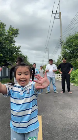 A post by @dollnc on TikTok caption: คลิปเลยจบเร็ว เพราะลูกเลือกพนักงาน ไม่เลือกแม่ 5555 #เจ้ตับฉ่ําโบ๊ะ 