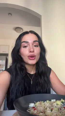 A post by @giadapasquii on TikTok caption: Prima prova della maturità inaspettata…😭 Voi che traccia avete scelto?