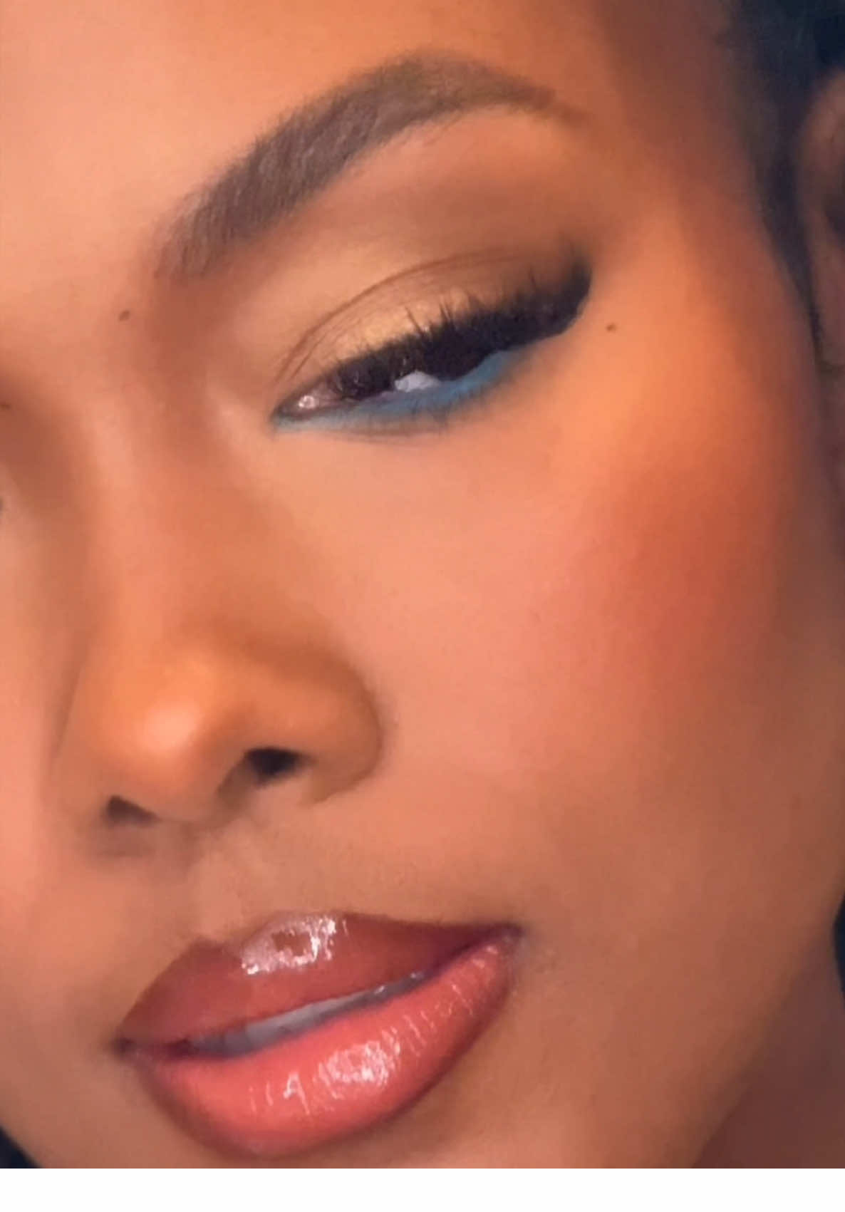 A post by @lelliessantiago on TikTok caption: Have you ever had VIP with your lash artist? @BryanaKalaa always gets me right! #MaestriDelPov #fyp #foryou #fy #lashes 