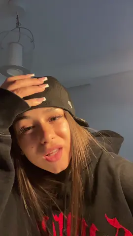 A post by @carlottacorsiniii on TikTok caption: eeeee DAB🖕🏻