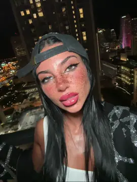 A post by @lurrrrra on TikTok caption: estos eran temas #miami #parati 