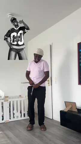 A post by @bovann on TikTok caption: Très content de toi 👍🏽😃 et joyeux anniversaire 🎊🎁🎉🎂🎈 @RACH_MAKOSSO🧿 