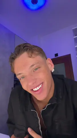 A post by @domenicoespositooo_ on TikTok caption: dove vai senza di me ?