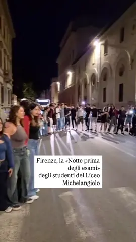 A post by @matteosalviniufficiale on TikTok caption: Notte prima degli esami ieri sera a Firenze per i ragazzi del Liceo Michelangiolo. Momenti di emozione, condivisione e speranza che li accompagneranno per sempre. Forza ragazzi, il Futuro siete voi! ❤️