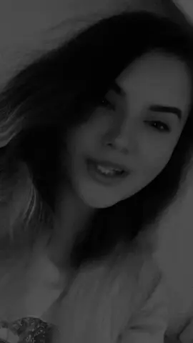A post by @ioanabrindea48 on TikTok caption: #foryou #ioanabrindea48 #haipeforyou🦋💋❤️ #nuajungeviral🥲 #foryoupageofficial #haipeforyouuuuuuu❤😍❤😍❤😍😚😚 #fypシ゚ #fyp #fy 