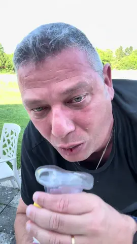 A post by @lvprvention on TikTok caption: 🚨 ATTENTION : Ne tombez pas dans le piège ! 😱 L’appareil anti-étouffement, vraiment utile ou grosse arnaque ? 💸 Derrière les promesses miracles, certains profitent de votre peur pour s’enrichir. Dans cette vidéo, je vous dévoile les coulisses de cette manipulation émotionnelle et comment ils jouent avec vos sentiments pour vendre. 🧠 Restez vigilants, protégez-vous et partagez pour informer ! 💡 #Sensibilisation #Arnaque #AntiEtouffement #RestezPrudents 