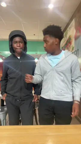 A post by @randomphillyboul on TikTok caption: #philly #viral 
