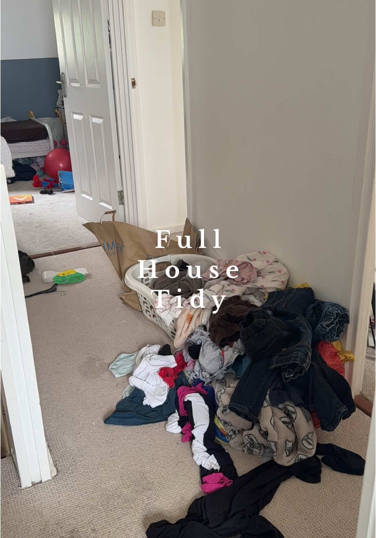 A post by @ on TikTok caption: Full house tidy up 🧹 #pregnancytiktok #cleanfluencer #homewithchloex #CleanTok #cleaninguk #cleanwithme #cleaningmotivation #organisedhome #mumlife #declutteryourlife #marriedlife 