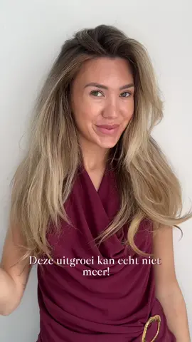 A post by @evievanvliet on TikTok caption: @Hairbysharonavanesch heeft magische handen 🤍👌🏽 #blondehair #blondehairstylist #blondehairinspo #evievanvliet 