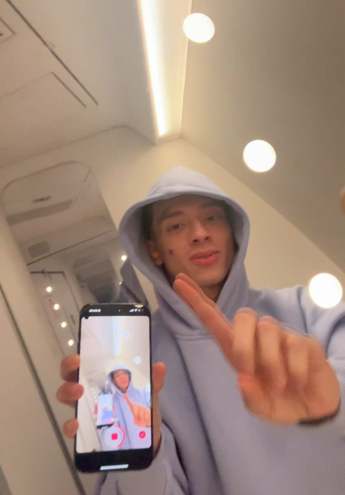A post by @centralcee on TikTok caption: Lets see if this uploads on airplane wifi