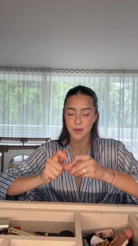 A post by @nicoleagnesii2 on TikTok caption: Grwm ❤️🩷#nicoleagnesi #fyp #papasjovenes #ginebrajoyeria 