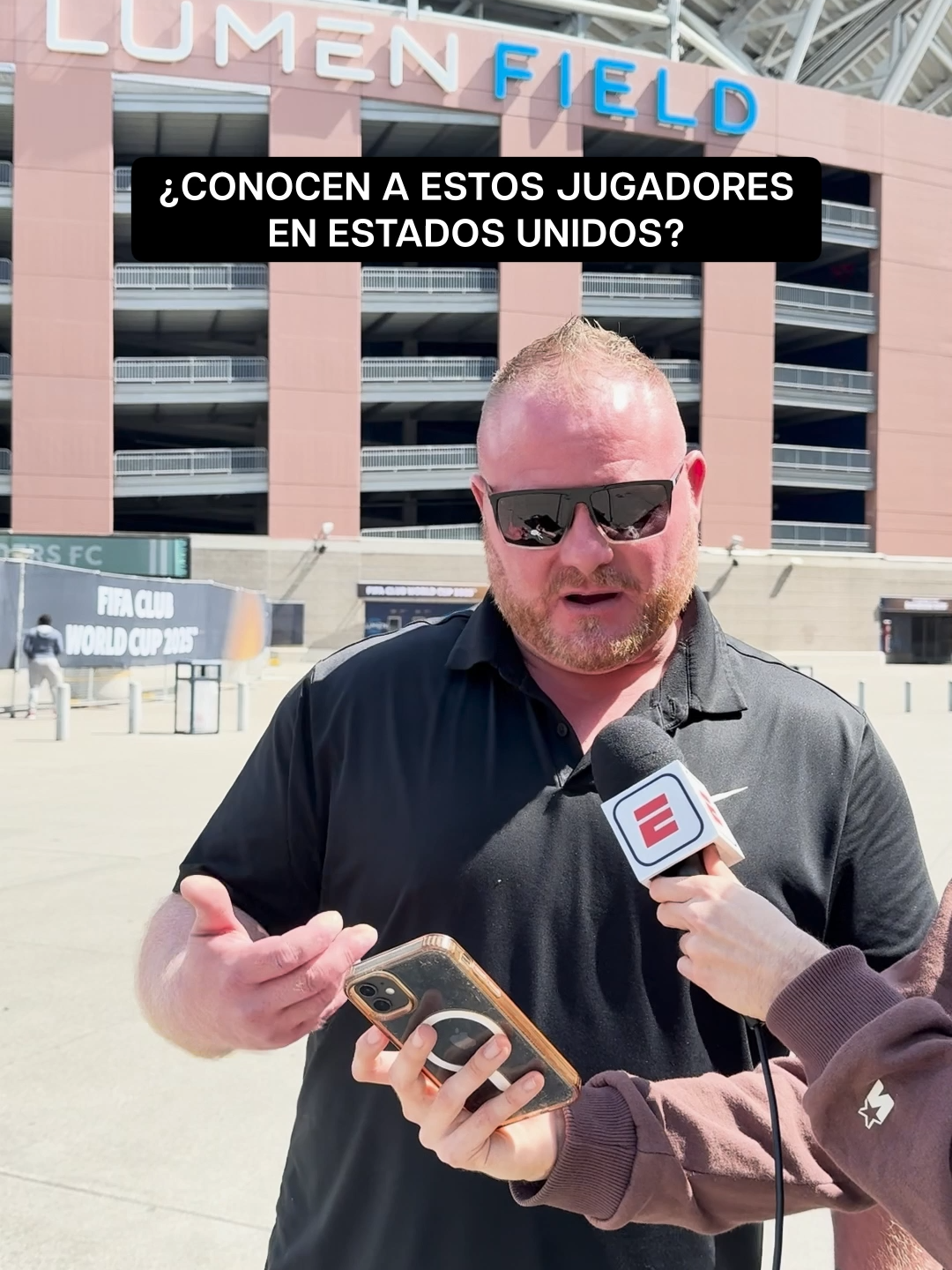 A post by @disneyplusla on TikTok caption: ¿En Estados Unidos conocen a los futbolistas del Mundial de Clubes FIFA 2025? A Messi, sí 😁 #MundialDeClubes #RiverPlate #BocaJuniors