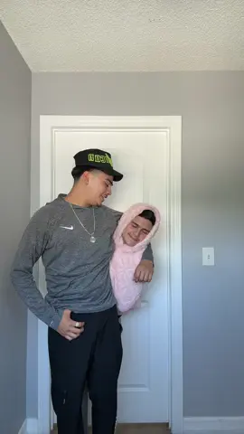 A post by @d.garcia710 on TikTok caption: SHINGGGG TO ME SHINGGGG TO ME @Adrian Guevara🍻 