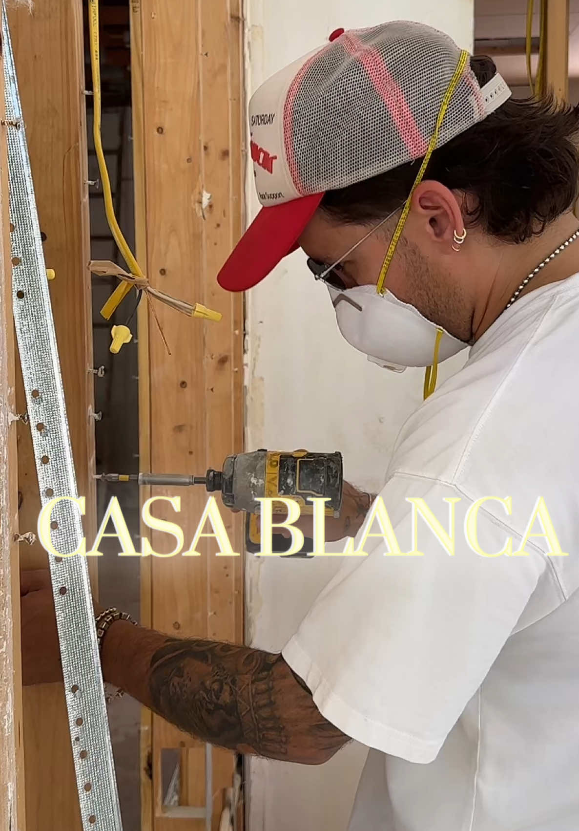 A post by @mauyricky on TikTok caption: Obra en proceso permisooooo 👷🏻 quédense a ver el proceso #casablanca #remodelacion #remodeling 