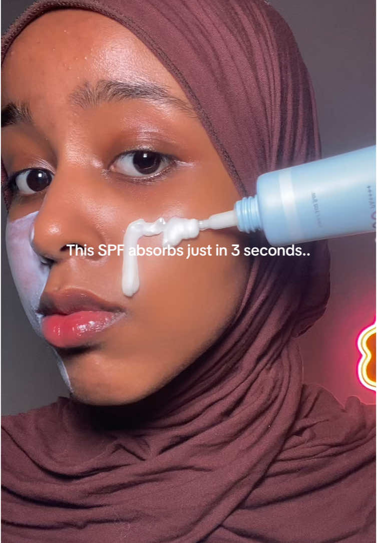 A post by @iconicyellow on TikTok caption: I kept layering…but literally nothing showed😳🤯 this is the @iUNIK beta glucan barrier sunscreen! #betaglucan #barrier #sunscreen #nowhitecast #hydration #iunikbetaglucan #spf #iunik #koreanskincare #glassskin #ad 