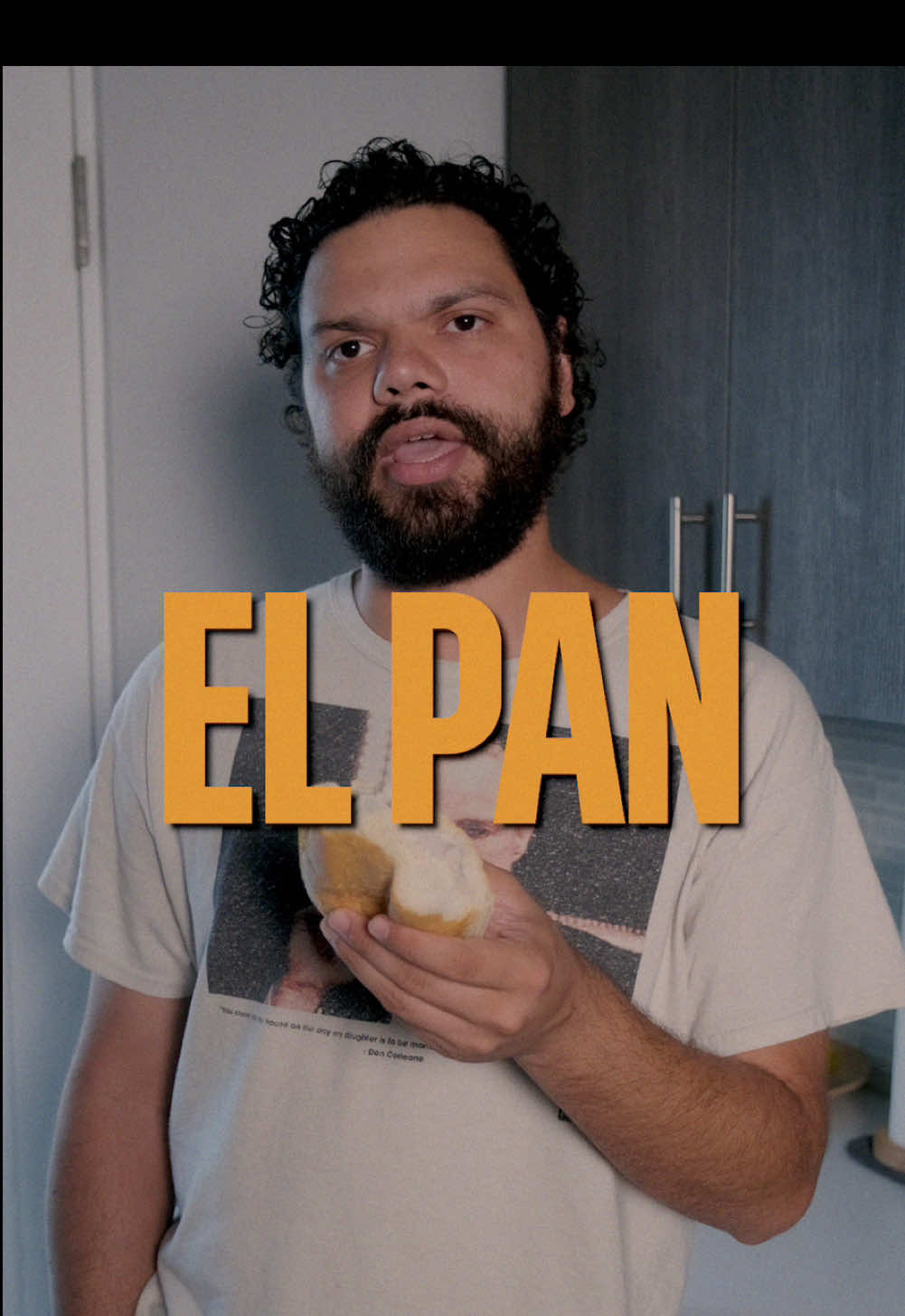 A post by @eliuramoss on TikTok caption: Cuando te provoca un pancito pero el gluten de cae mal