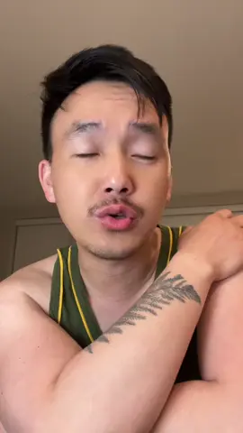 A post by @ on TikTok caption: Kuv lau lawm 🤣