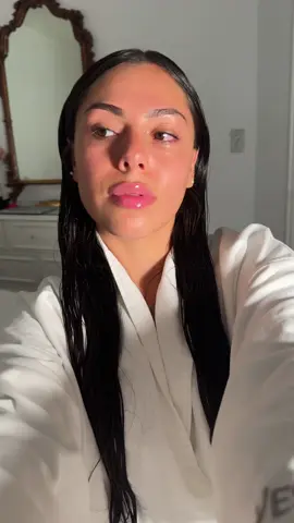 A post by @abigail_schwartz_ on TikTok caption: 🫧🛀