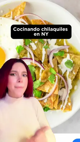 A post by @dafnezzuniga on TikTok caption: Cocinando chilaquiles en Nueva York 🤣🇲🇽 #vlog #mexico #fyp 