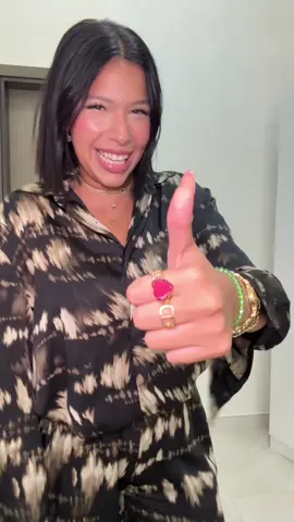 A post by @farahroushdy on TikTok caption: أنا مش عارفة إزاي ... بس أول طعم جنّنني، والتاني هبّلني وأنا بضحك!  دلوقتي دوركم! جربوا الفلتر و ورّوني انتوا لو هتعرفوا تقلدوا حركات تشيستر! #اتجنن_مع_أطعمة_شيتوس  @CheetosMasr 