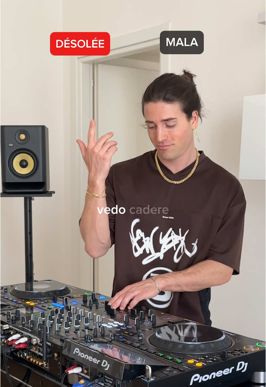 A post by @samuelebrignoccolo on TikTok caption: non ti comportare come fossi una mala 😈 @ANNA 