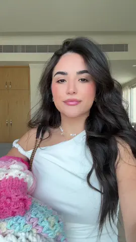 A post by @yaraaziz on TikTok caption: بحبها😂❤️#دبي #يارا_عزيز #yara_aziz 