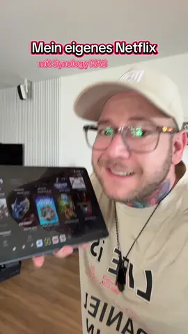A post by @tutich_official on TikTok caption: Mein eigenes Netflix bauen mit Synology NAS 🎞️ Anzeige / #filme #synology #NAS #netflix 