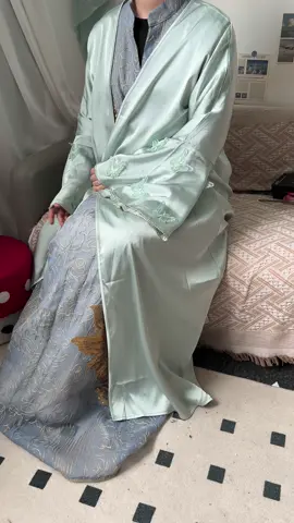 A post by @meowfashion666 on TikTok caption: #Spotlight#TrendNew#abaya#OOTD#TikTokMakeMeBuyit #IGotItFromTikTok #TikTokShop #Fashion2025 #Arabic #Tiktok #Minimalist #Muslim #cardigan #uk #OOTD #abayaonsale #arabiandress #NewArrivals#springsale#TikTokMadeMeBuylt #abayastyle #hijabstyle #womenswear 