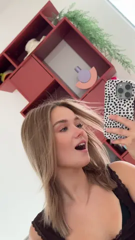 A post by @juliabeautx on TikTok caption: Keine Ahnung wieso ich auf einmal dachte ich muss das machen aber ich hatte äußerst viel Spaß eine halbe Stunde lang meinen Ventilator an der richtigen Stelle zu platzieren 