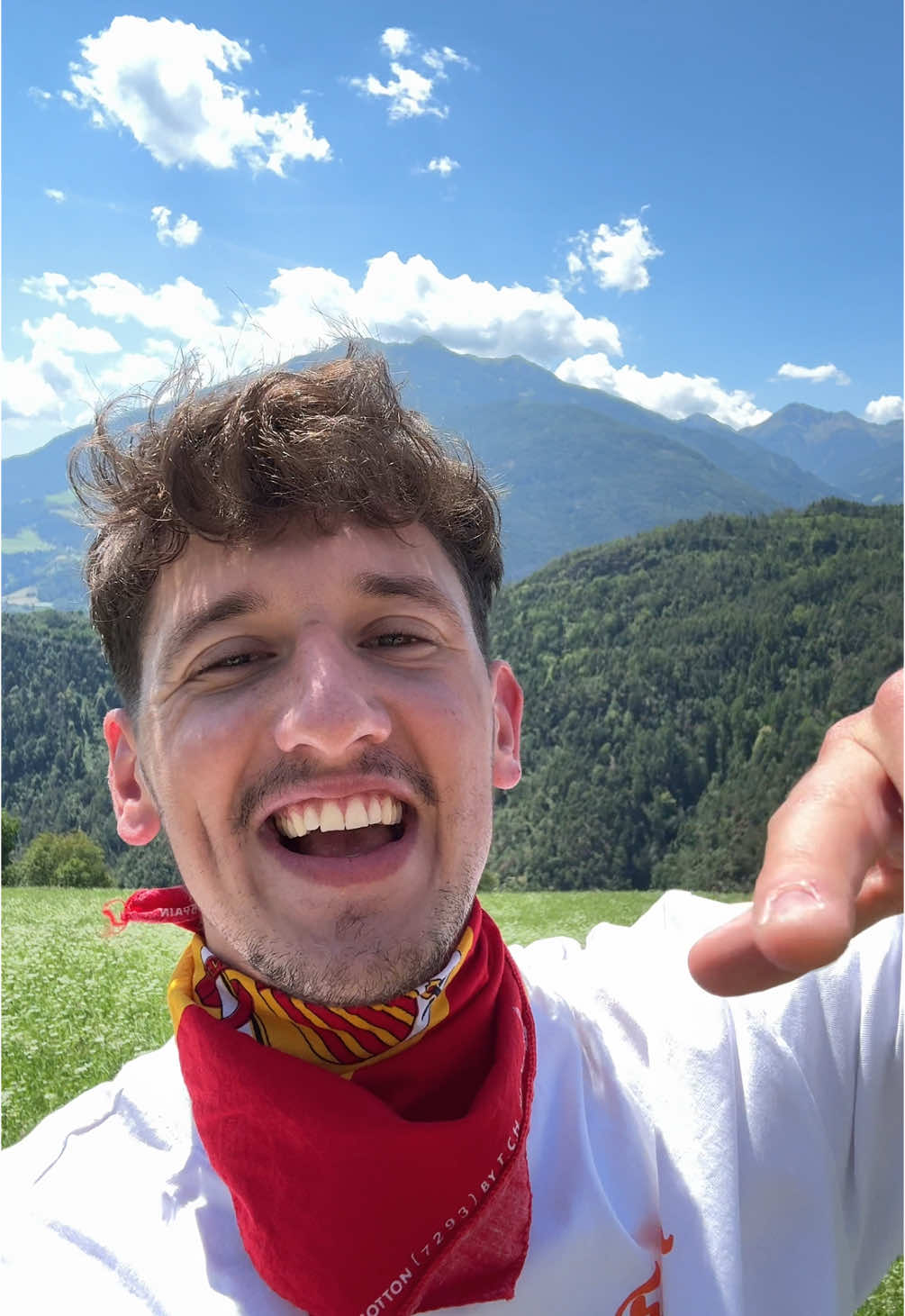A post by @tream_auf_spotify_ on TikTok caption: El proximo show en España??🧡 #4u #barcelona #madrid #valencia #drago 