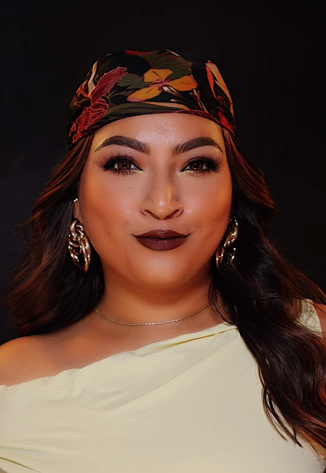 A post by @retouchbyriya on TikTok caption: Showing up like I didn’t just survive an infant meltdown 10 minutes ago💁🏻‍♀️ #grrr 